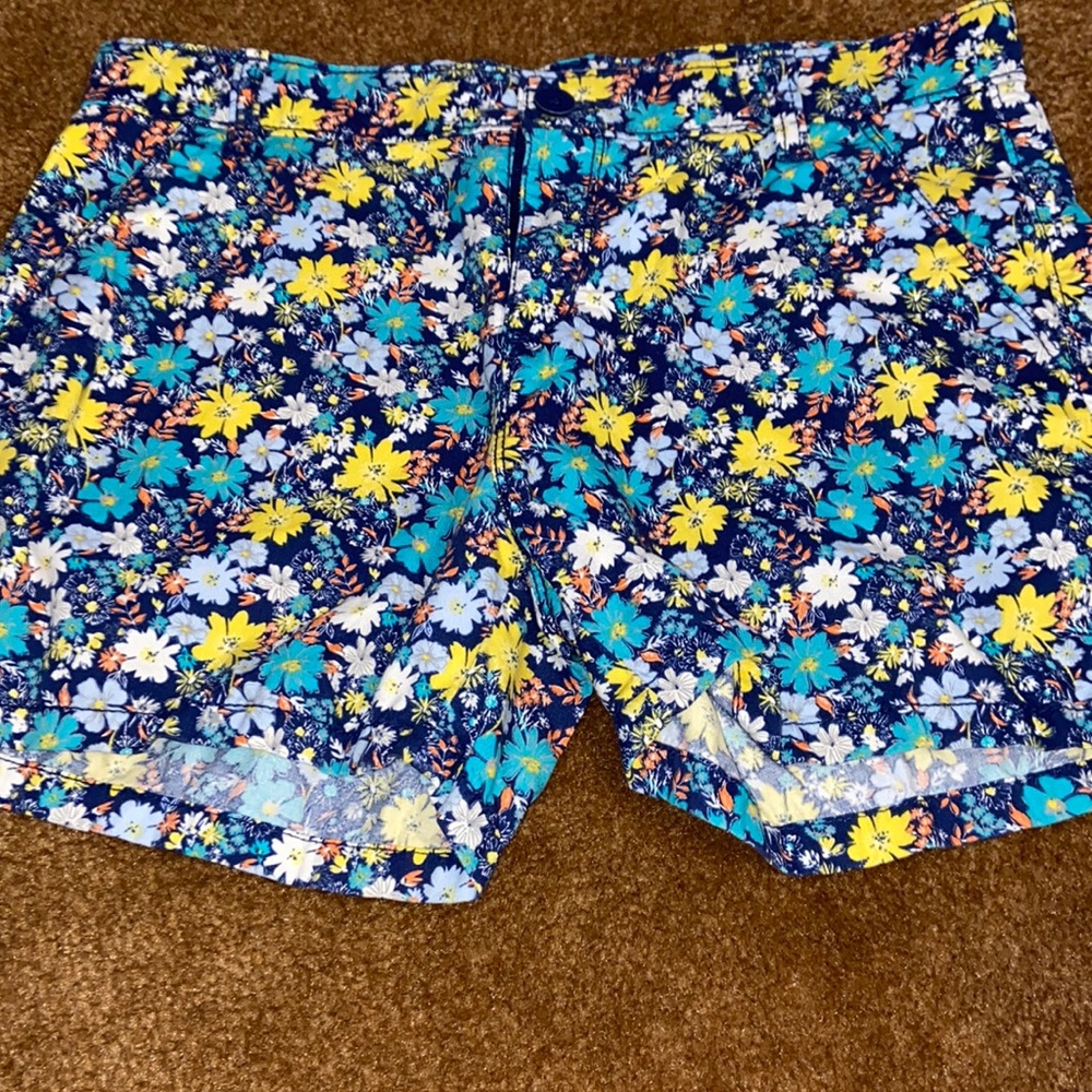⭐️old navy girls floral shorts⭐️